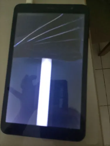 Tablet Multilaser com tela quebrada