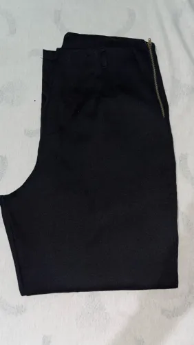 Calça alfaiataria preta por R$ 19,99