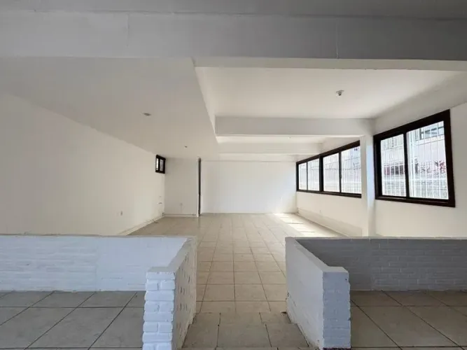 Ponto Comercial/Loja para Aluguel no Bairro Praia de Belas com 89 m² de Área Útil