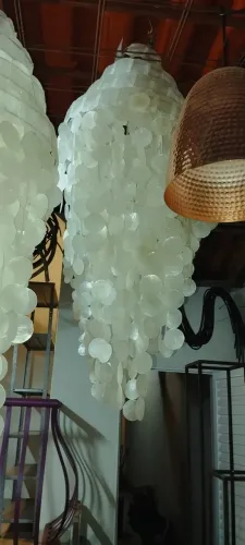 Lustre Pendente Cascata de Madrepérola Capiz Shell - R$ 400 (ou lote com 4 por R$ 1.000)
