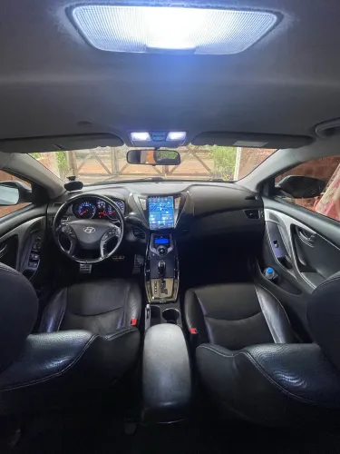 Hyundai Elantra GLS 2.0 16V Flex Aut. 2013