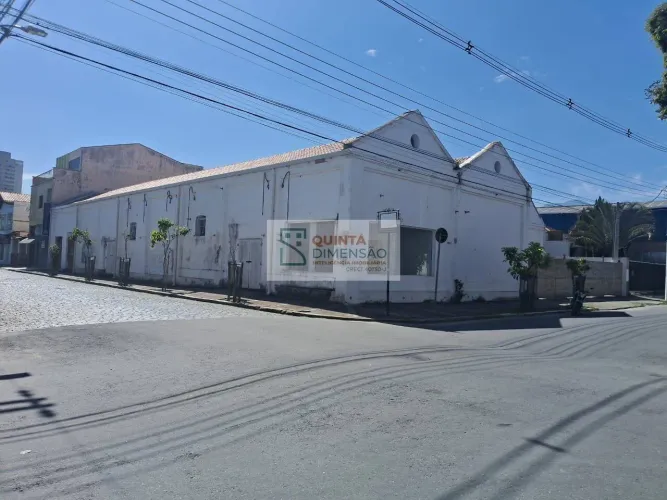 Galpão Comercial / Centro - 669