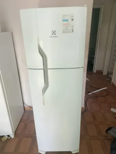 Geladeira Eletrolux 380 L Frost Free