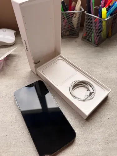 iPhone 14 Pro Max 256-usado impecável.