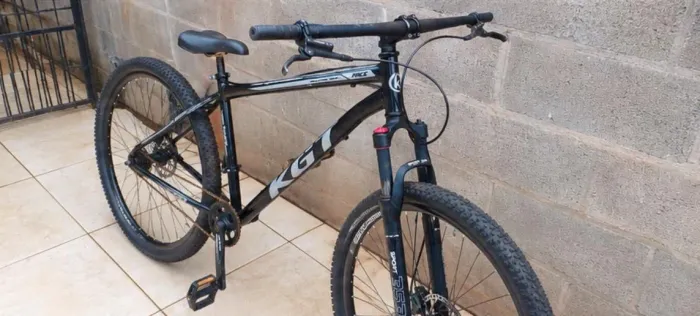 Bicicleta MTB KGT Aro 29 | Freio Hidráulico Absolute | Suspensão 353 Sport | Pneus Novos
