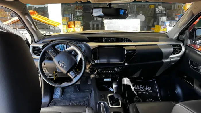 Toyota Hilux CD SRV 4X4 2.8 TDI Diesel Aut. 2025