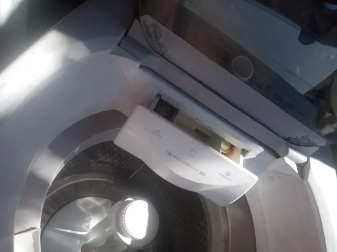 Venda de uma máquina de lavar Brastemp 11 kg funcionando bem 