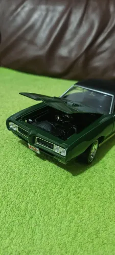Miniatura 1/18 GM Corporation GTO