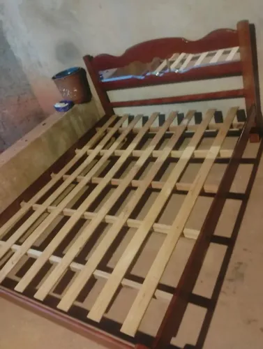 Cama casal sem colchão