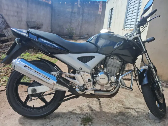 Vendo twister 2003