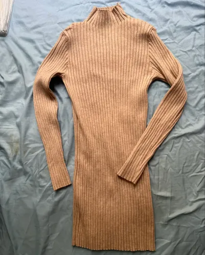 Vestido curto e mangas compridas Forever 21