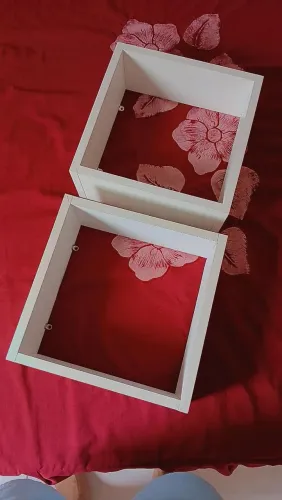 2 nichos/prateleiras brancas de MDF