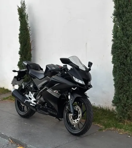 Yamaha YZF-R15 2024