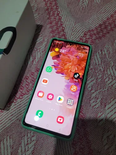 Troco s20 FE em celular do meu agrado se for inferior aceito volta 