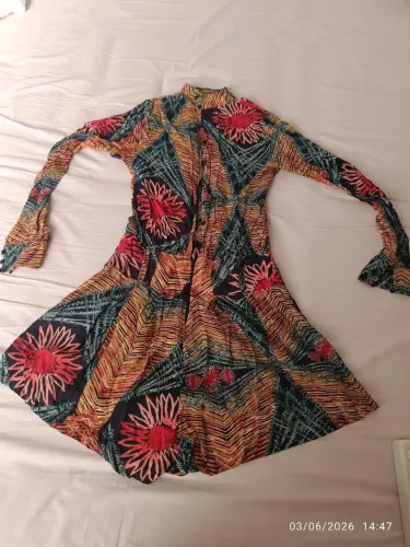 Vestido feminino colorido tamanho P