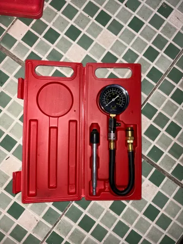 Ferramenta para medir compressão de motores
