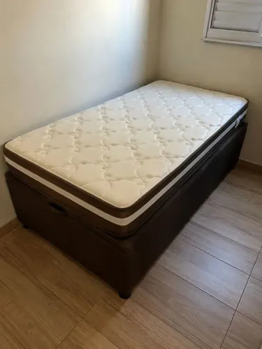 Base Baú solteiro com colchão zerada pra sair logo