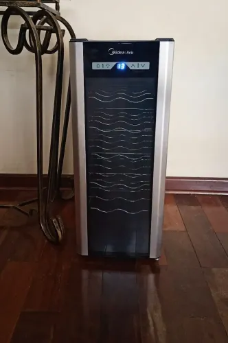 Adega climatizada para 12 garrafas Midea liva