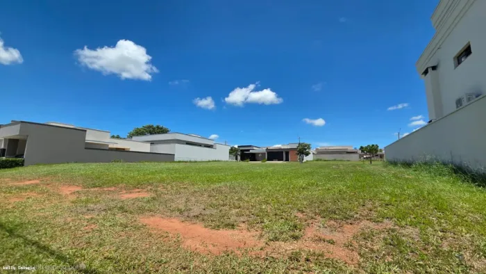 Terreno para Venda em Álvares Machado / SP no bairro Condomínio Valência 2