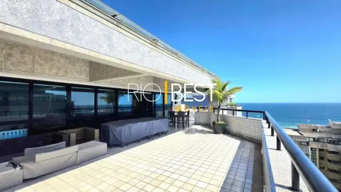 Barra Golden Green espetacular cobertura 4 suites mobiliada frontal praia
