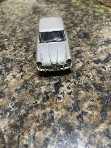 Miniatura alfa romeo fnm jk2000
