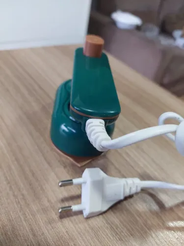 Mini Ferro De Passar Portátil A Vapor E A Seco, 110 e 220