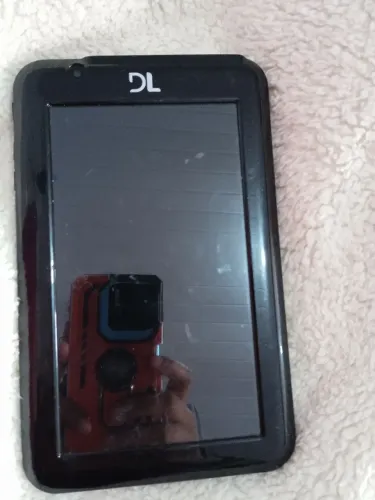 Tablet À venda, está quebrado. Não liga. , mas serve para peças. 
