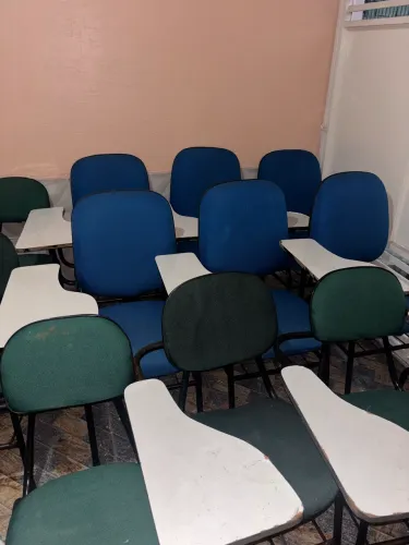 cadeiras escolares