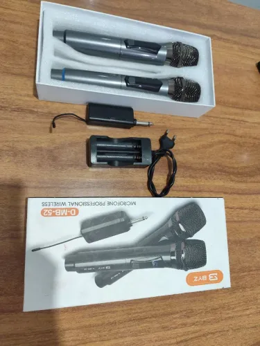 Microfones sem fio recarregável, com receptor, e carregador extra de baterias