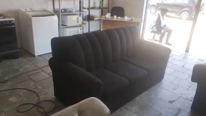 Sofá 3 lugares semi novo