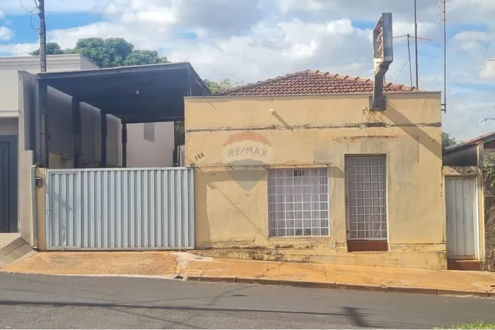 "Casa dos Sonhos no Centro de Orlândia, SP!"