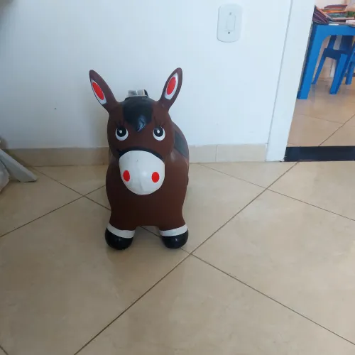 Cavalinho inflável upa upa