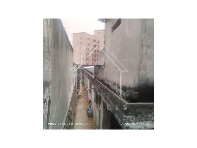 terreno medindo 7 m por 45 m a 100 m da vila ela a 500 m da estação sã lucas