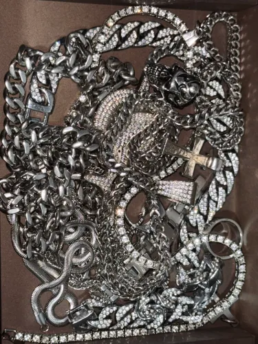 Joias de Aço