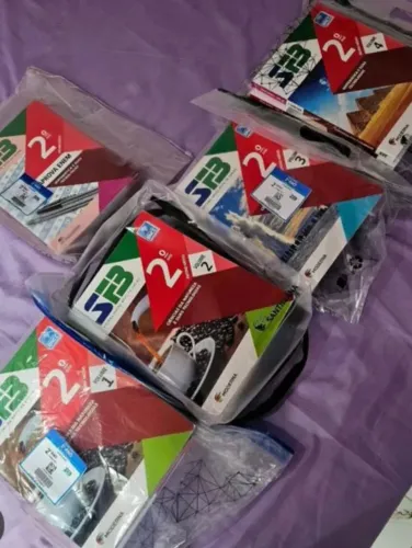 Livros-SFB- Sistema Farias Brito 2 ANO ENSINO MÉDIO PROMOÇÃO !!!!!livros semi novos!!!