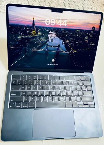 MacBook Air M2 (2022)