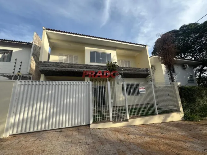 Sobrado para alugar em Maringá, Zona 02, com 4 quartos, com 200 m²
