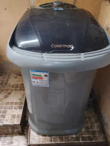 Vendo máquina tanquinho semi nova pouco uso 6kl, cabe em qualquer espaço