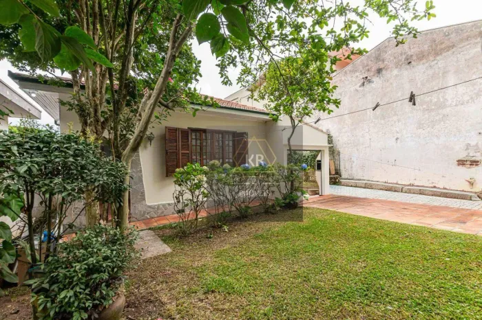 Casa com 2 dormitórios para alugar, semi-mobiliado - Mercês - Curitiba/PR