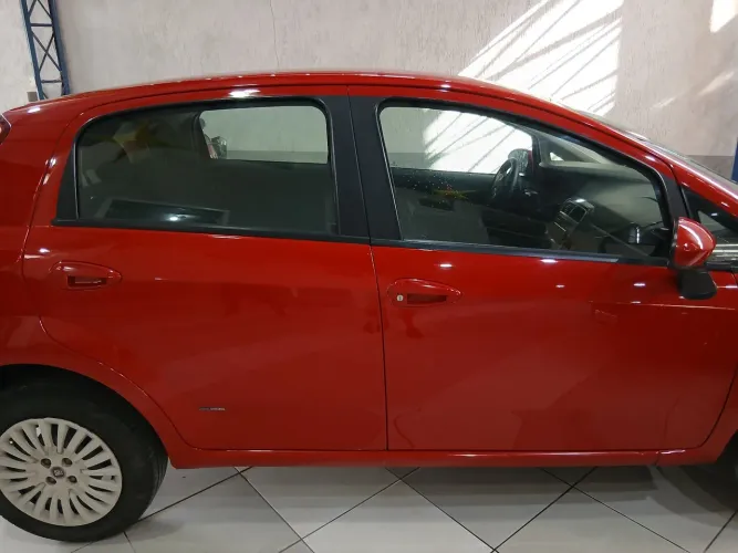 Fiat Punto Attractive 1.4 Fire Flex 8V 5P 2011
