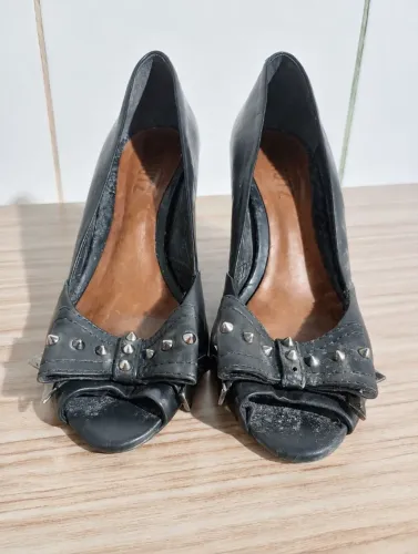 Salto alto peep toe schutz preto 37