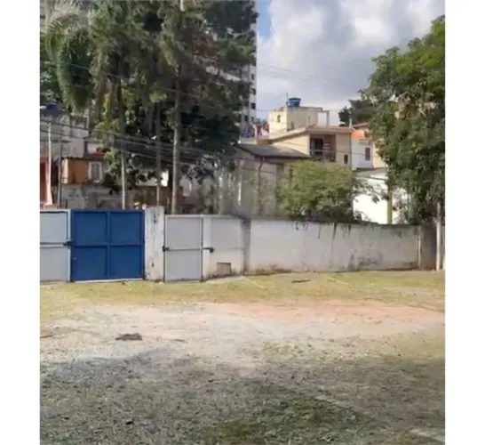 Terreno na Rua Maestro Carlos Cruz, 217 957 m²