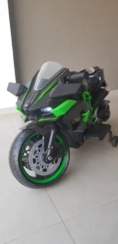 Moto elétrica infantil Kawasaki ninja pouco uso