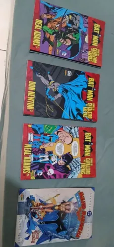 REVISTAS BATMAN E MULHER MARAVILHA