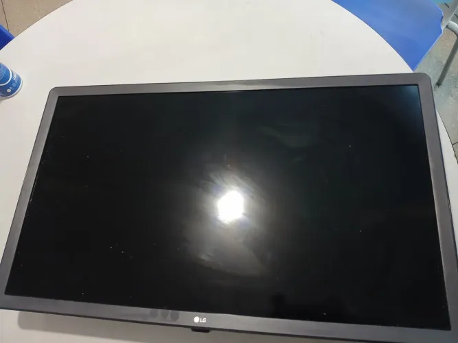 Vendo TV com defeito