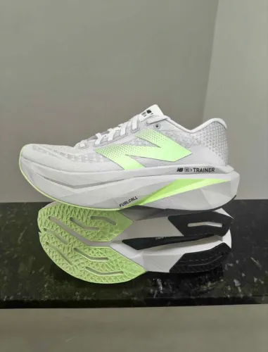 New Balance Trainer V3 supercomp 