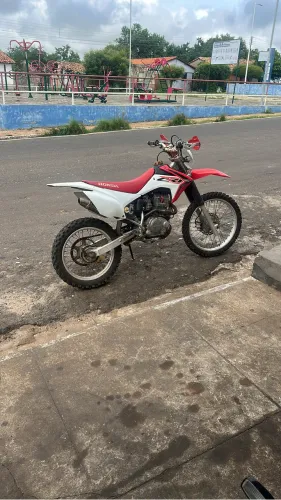 Vendo ou troco CRF 230 em ótimo estado 