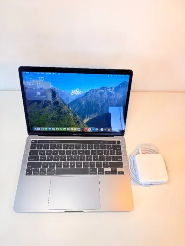 MacBook Pro M1 2020 13.3" 8C GPU 3.2GHz 8GB RAM 256GB SSD MYD82LL/A Touch Bar com Touch ID