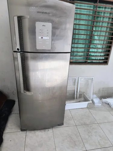 Geladeira Frost Free Brastemp, funcionando normalmente