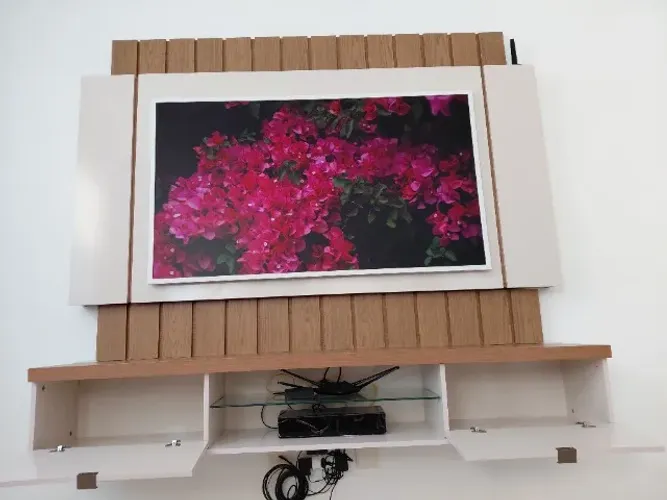 Home de Luxo Suspenso para TV da LarSopping